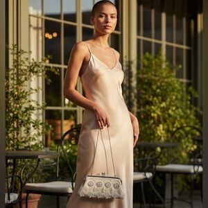 💰3 items for $12!-Elegant Cream Lace Clutch